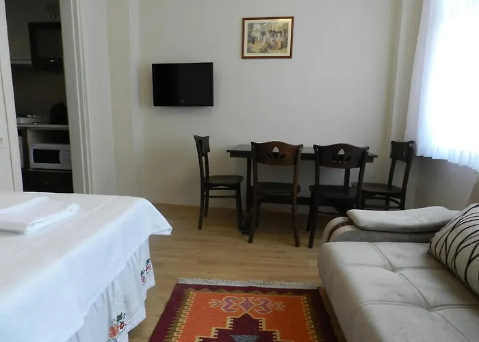 Oid Hagia Sophia Pansion Hotel