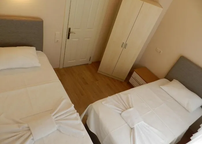 Oid Hagia Sophia Pansion Hotel *